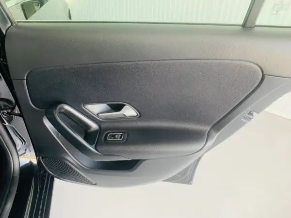 Mercedes-Benz CLA 250 e Progressive 36