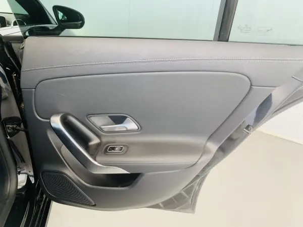 Mercedes-Benz CLA 180 d 7G-DCT Edition 1 38