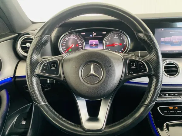 Mercedes-Benz E 220 d Avantgarde 12