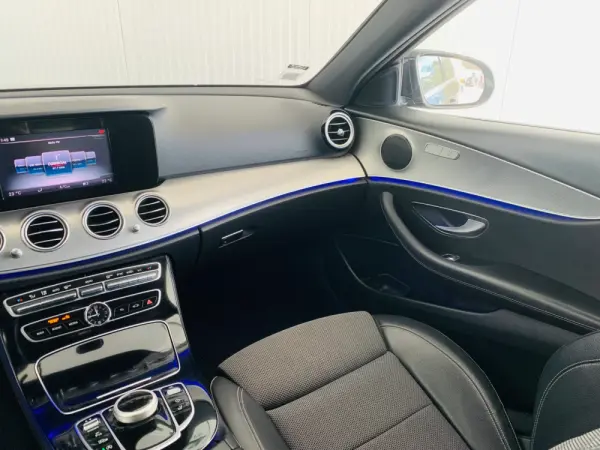 Mercedes-Benz E 220 d Avantgarde 30