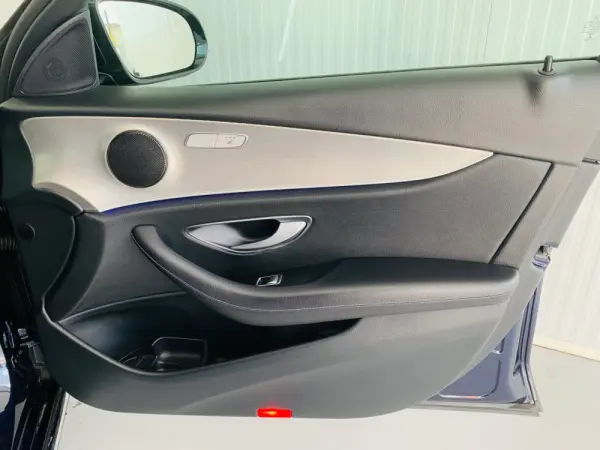 Mercedes-Benz E 220 d Avantgarde 36