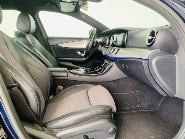 Mercedes-Benz E 220 d Avantgarde 38