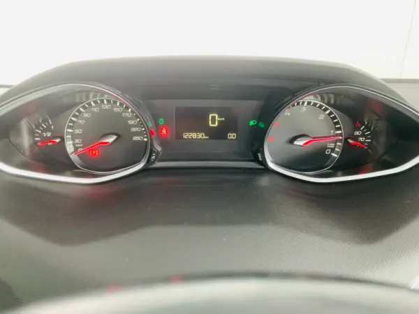 Peugeot 308 SW 1.5 BlueHDi Allure 18