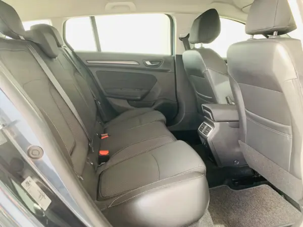 Renault Mégane Sport Tourer 1.5 Blue dCi Techno 36