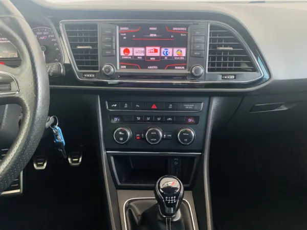 SEAT Leon ST Outro 18