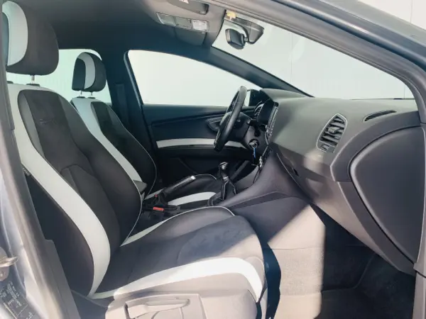 SEAT Leon ST Outro 38