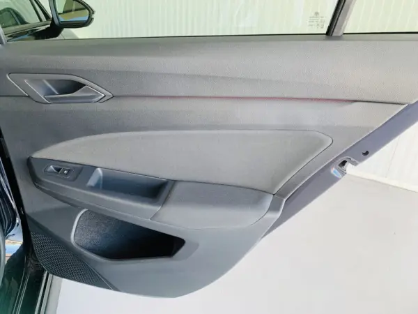 Volkswagen Golf 2.0 TSI GTI DSG 33