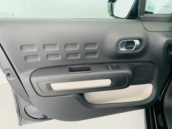 Citroën C3 1.2 PureTech Shine 6