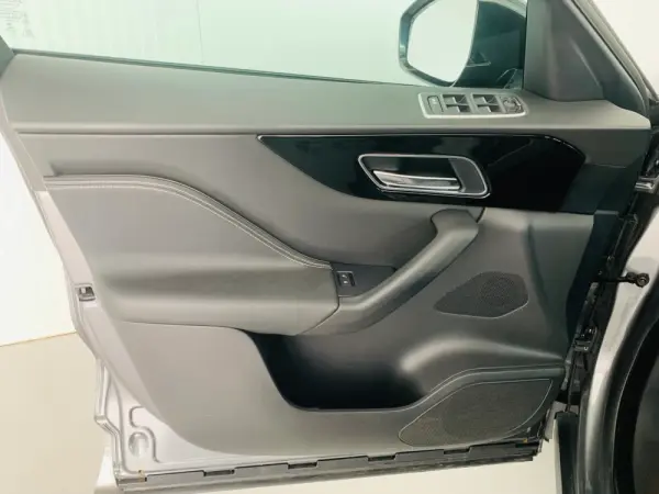 Jaguar F-Pace 2.0 i4D R-Sport AWD 7