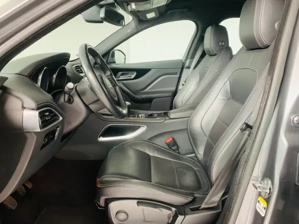 Jaguar F-Pace 2.0 i4D R-Sport AWD 9