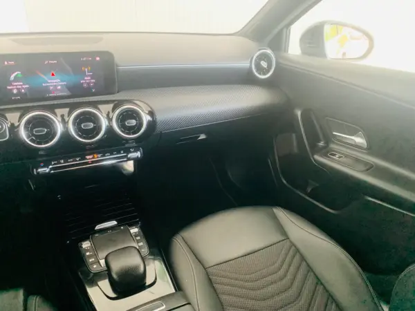 Mercedes-Benz A 250 e Progressive 34