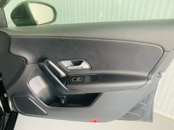 Mercedes-Benz A 250 e Progressive 38