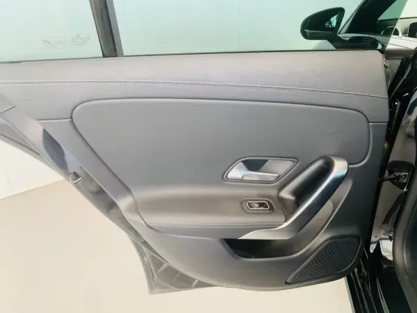 Mercedes-Benz CLA 180 d 7G-DCT Edition 1 32