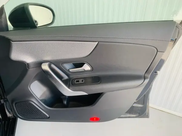 Mercedes-Benz CLA 180 d 7G-DCT Edition 1 41