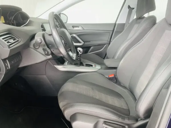 Peugeot 308 SW 1.5 BlueHDi Allure 9