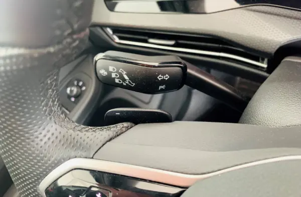 Volkswagen Golf 2.0 TSI GTI DSG 12