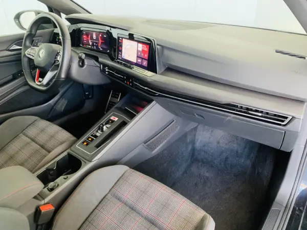Volkswagen Golf 2.0 TSI GTI DSG 38