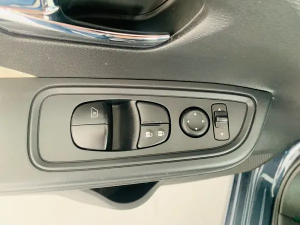 Nissan Micra 0.9 IG-T N-Connecta 7