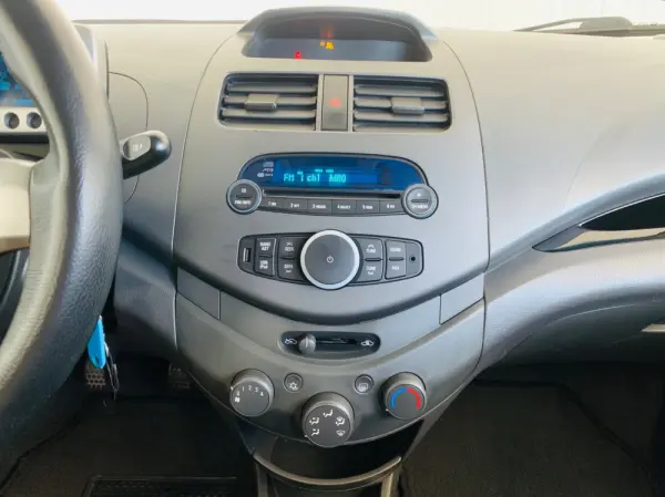 Chevrolet Spark 1.0 LS Bi-Fuel 14
