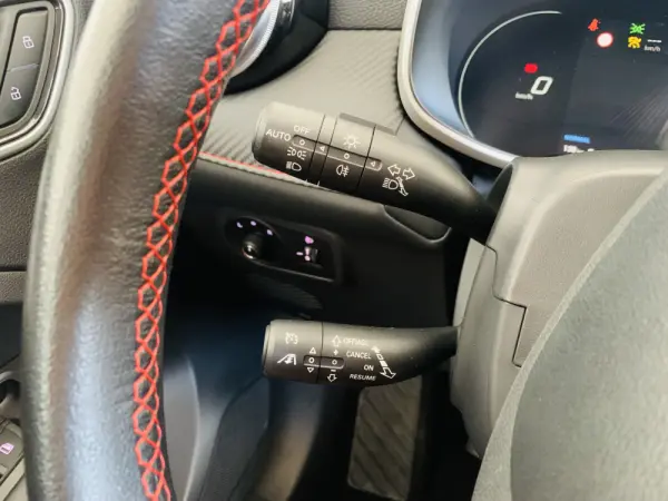 MG ZS 15