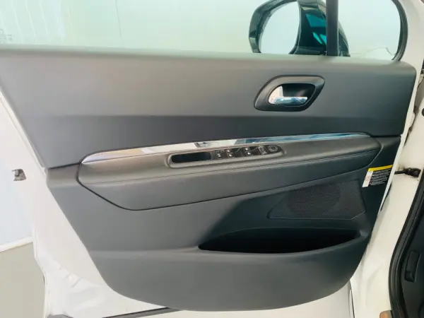 Peugeot 3008 2.0 HDi Allure J18 CVA6 6