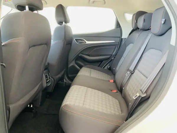 MG ZS 32