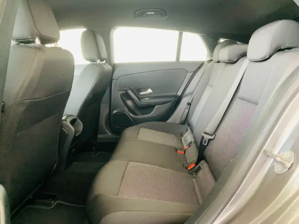 Mercedes-Benz CLA 180 7G-DCT Progressive 30