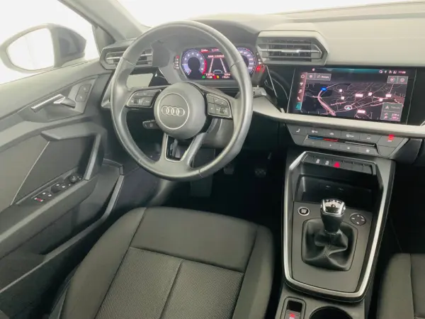 Audi A3 Sportback 30 TFSI S line 32