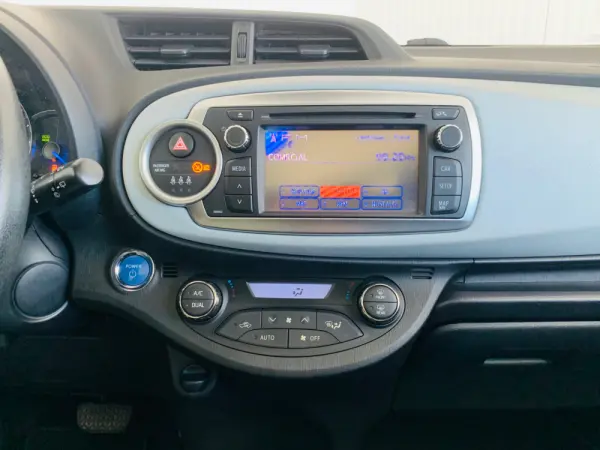 Toyota Yaris Hybrid 17