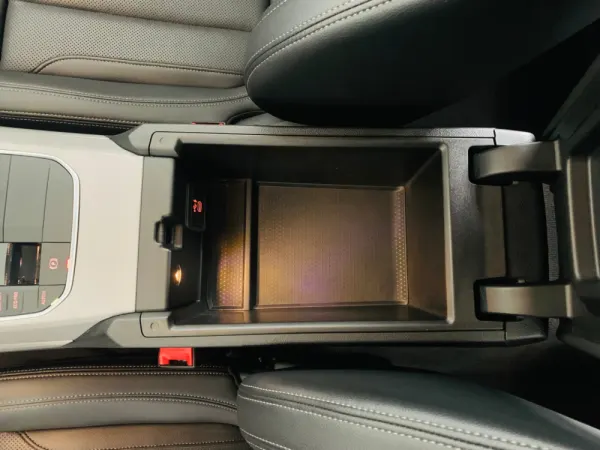 BMW 318 d Touring Auto 38