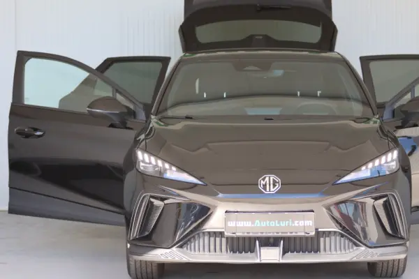 MG MG4 64 kWh Luxury 1