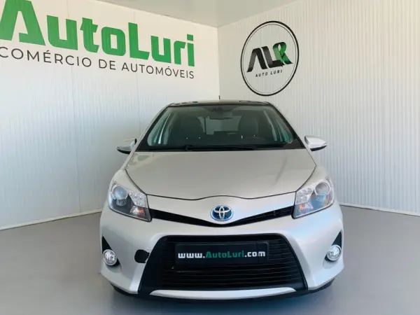 Toyota Yaris Hybrid 2
