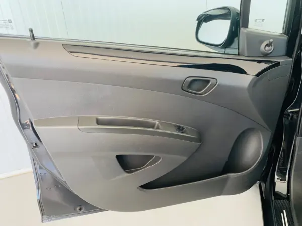 Chevrolet Spark 1.0 LS Bi-Fuel 6