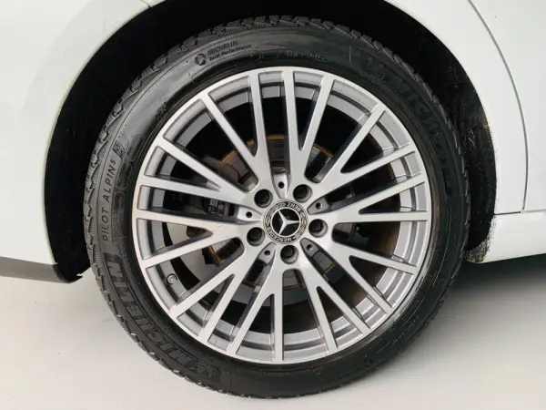 Mercedes-Benz CLA 180 d Progressive 6