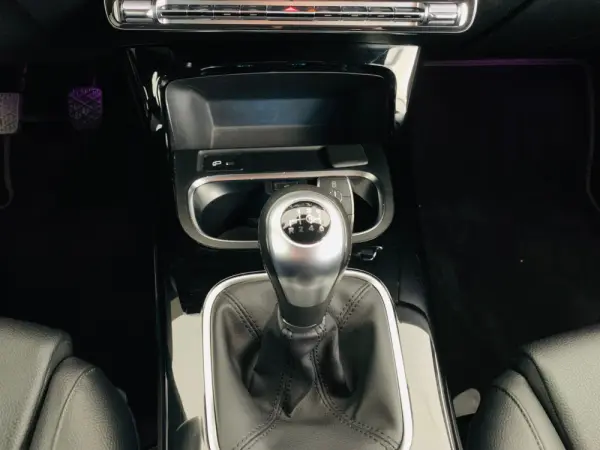 Mercedes-Benz CLA 180 d Progressive 31