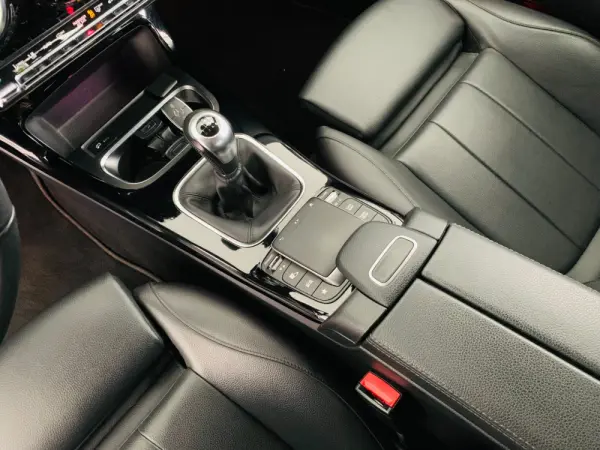 Mercedes-Benz CLA 180 d Progressive 33