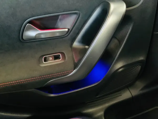 Mercedes-Benz A 180 Limousine d AMG Line 37