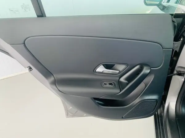 Mercedes-Benz CLA 180 7G-DCT Progressive 29