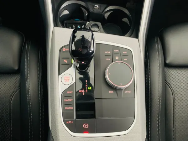 BMW 318 d Touring Auto 36