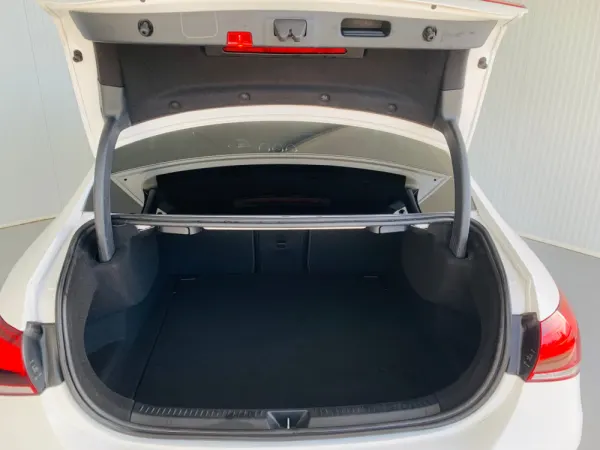 Mercedes-Benz A 180 Limousine d AMG Line 42