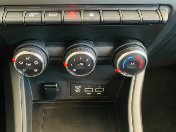 Renault Captur 1.0 TCe Techno 29
