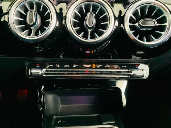 Mercedes-Benz CLA 180 d Progressive 30