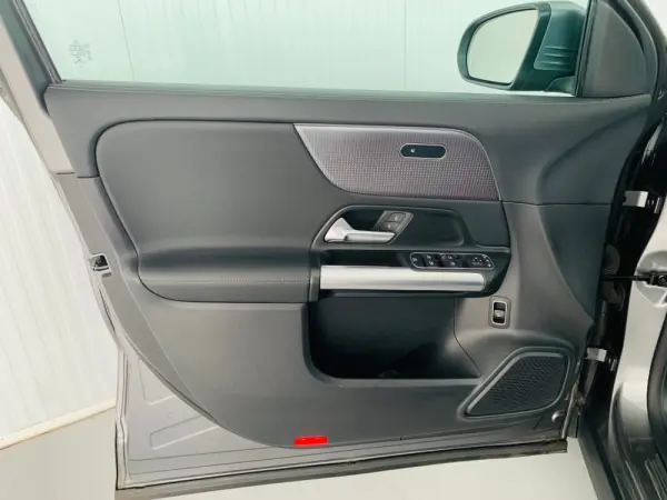 Mercedes-Benz EQA 250 Progressive 7