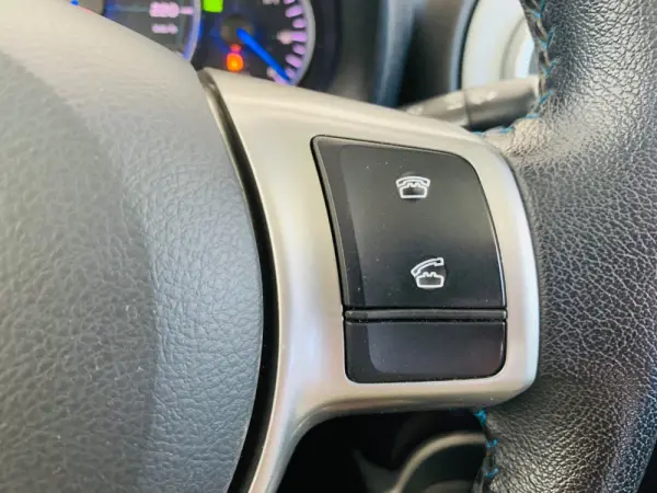 Toyota Yaris Hybrid 13