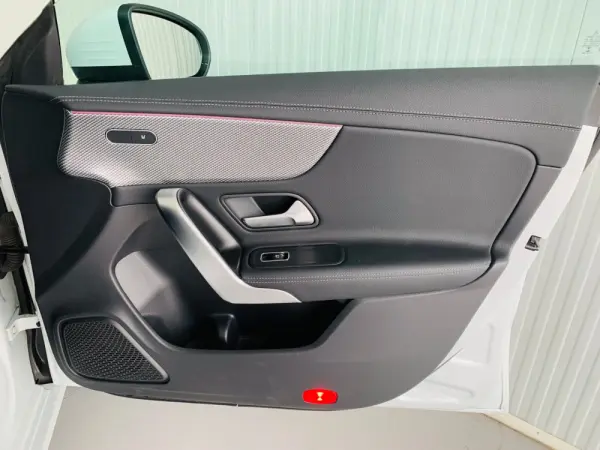 Mercedes-Benz CLA 180 d Progressive 47