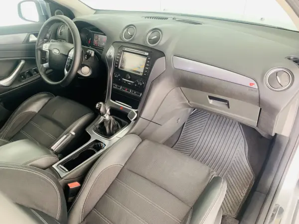 Ford Mondeo SW 1.8 TDCi Titanium 41