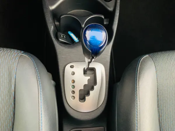 Toyota Yaris Hybrid 25
