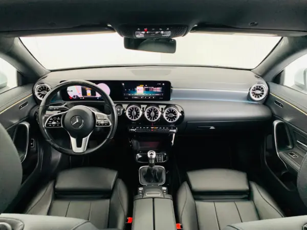 Mercedes-Benz CLA 180 d Progressive 37