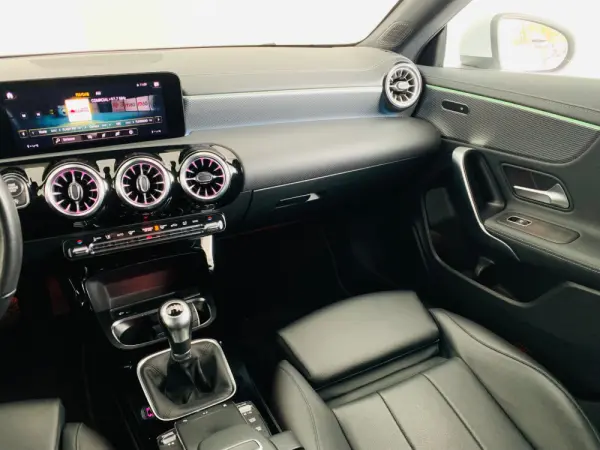 Mercedes-Benz CLA 180 d Progressive 39