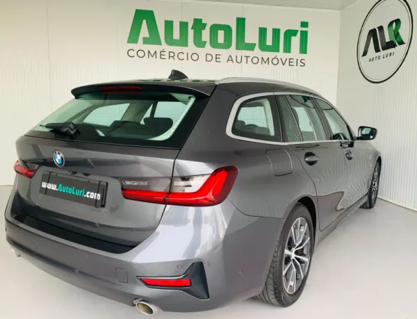 BMW 318 d Touring Auto 4